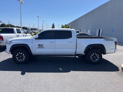 Used 2021 Toyota Tacoma TRD Off-Road w/ Technology Package AWD/4WD image 8