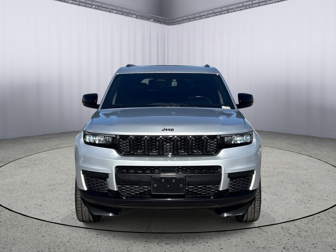 Used 2022 Jeep Grand Cherokee L Laredo RWD image 4