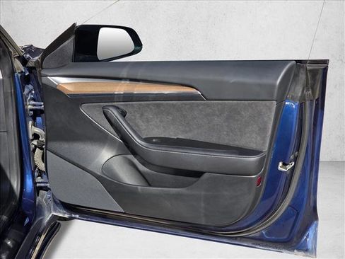 Used 2021 Tesla Model 3 Performance image 10