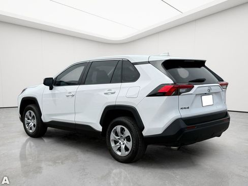 Used 2024 Toyota RAV4 LE FWD image 4