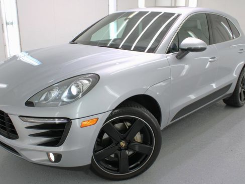 Used 2016 Porsche Macan S image 11