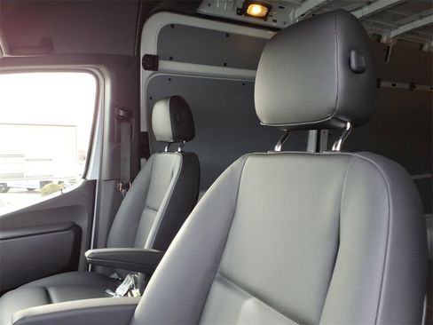 New 2026 Mercedes-Benz Sprinter 2500 image 12