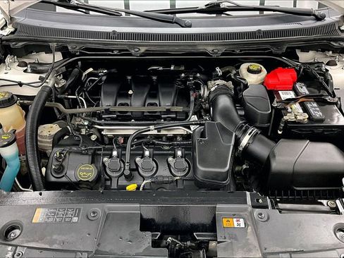Used 2018 Ford Flex Limited w/ Equipment Group 301A FWD image 10