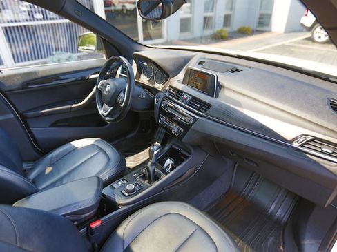 Used 2017 BMW X1 xDrive28i AWD/4WD image 18