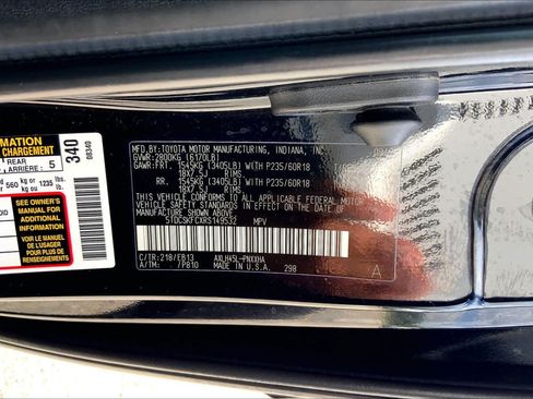 Used 2024 Toyota Sienna XLE Woodland Edition AWD/4WD image 36