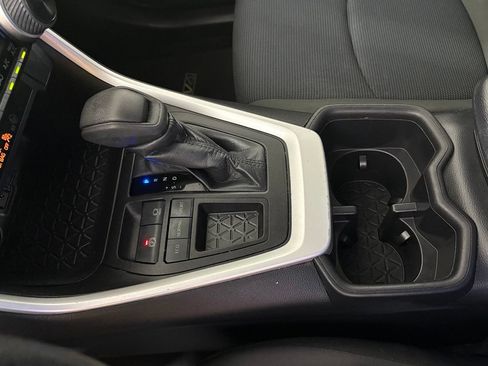 Used 2022 Toyota RAV4 LE w/ Carpet Mat Package (TMS) FWD image 28