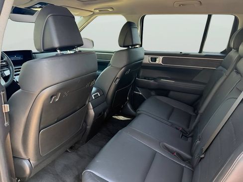 Used 2025 Hyundai Santa Fe Limited FWD image 21