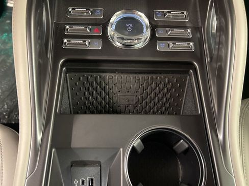 New 2026 Lincoln Nautilus Premier image 17