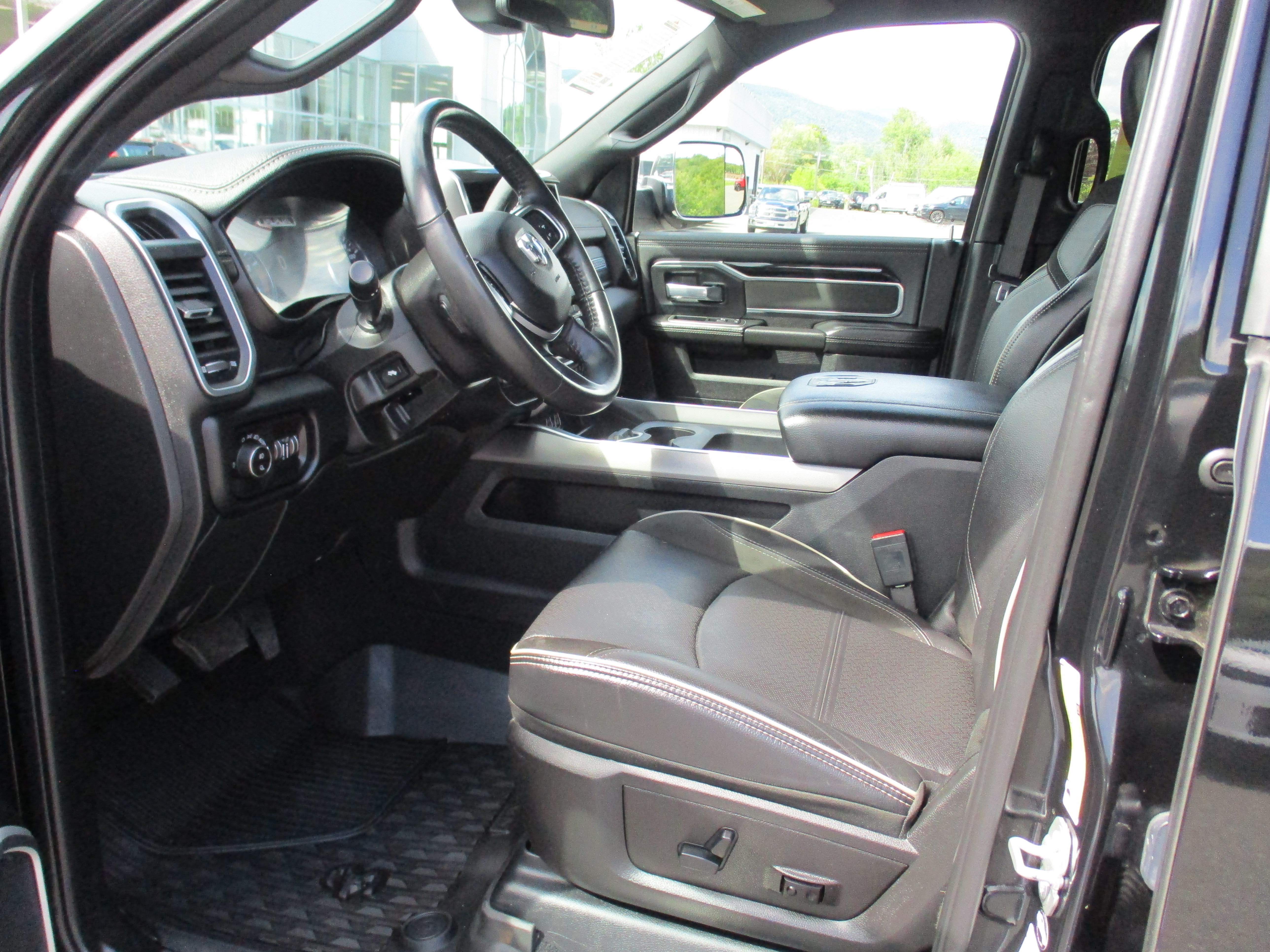 Used 2020 RAM 2500 Laramie AWD/4WD image 11