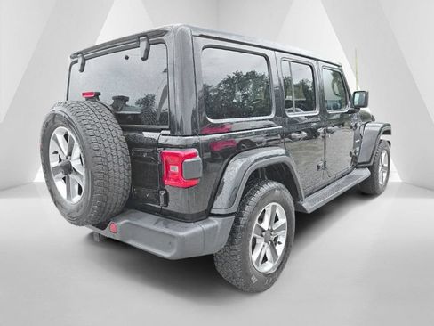 Used 2019 Jeep Wrangler Unlimited Sahara w/ Uconnect 4C Nav & Sound Group AWD/4WD image 5