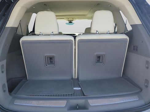 Used 2023 Cadillac XT6 Premium Luxury w/ Technology Package image 27