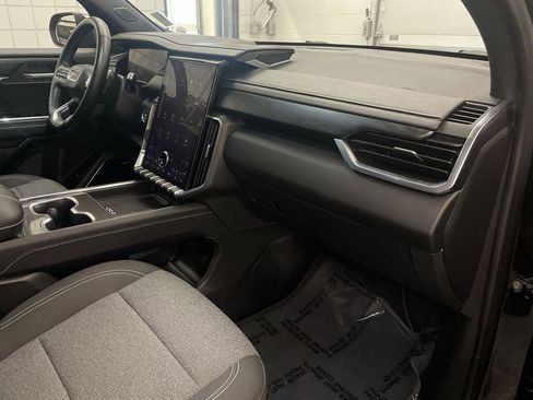 Used 2025 GMC Acadia Elevation image 22