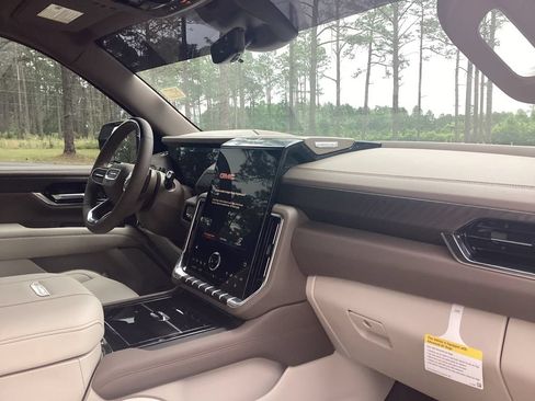 New 2026 GMC Yukon XL Denali w/ Advanced Technology Package RWD image 25