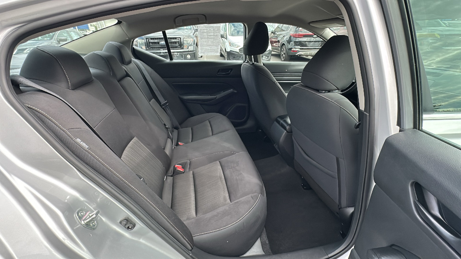 Used 2024 Nissan Altima 2.5 SV FWD image 24