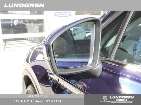 Used 2022 Volkswagen Tiguan SE image 47