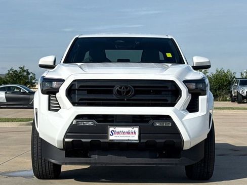 Used 2024 Toyota Tacoma SR5 RWD image 2