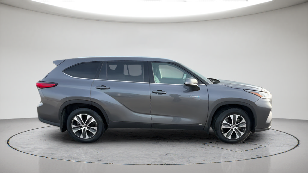 Certified 2020 Toyota Highlander XLE AWD/4WD image 5