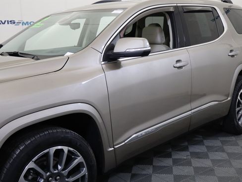 Used 2022 GMC Acadia Denali w/ Denali Ultimate Package image 12