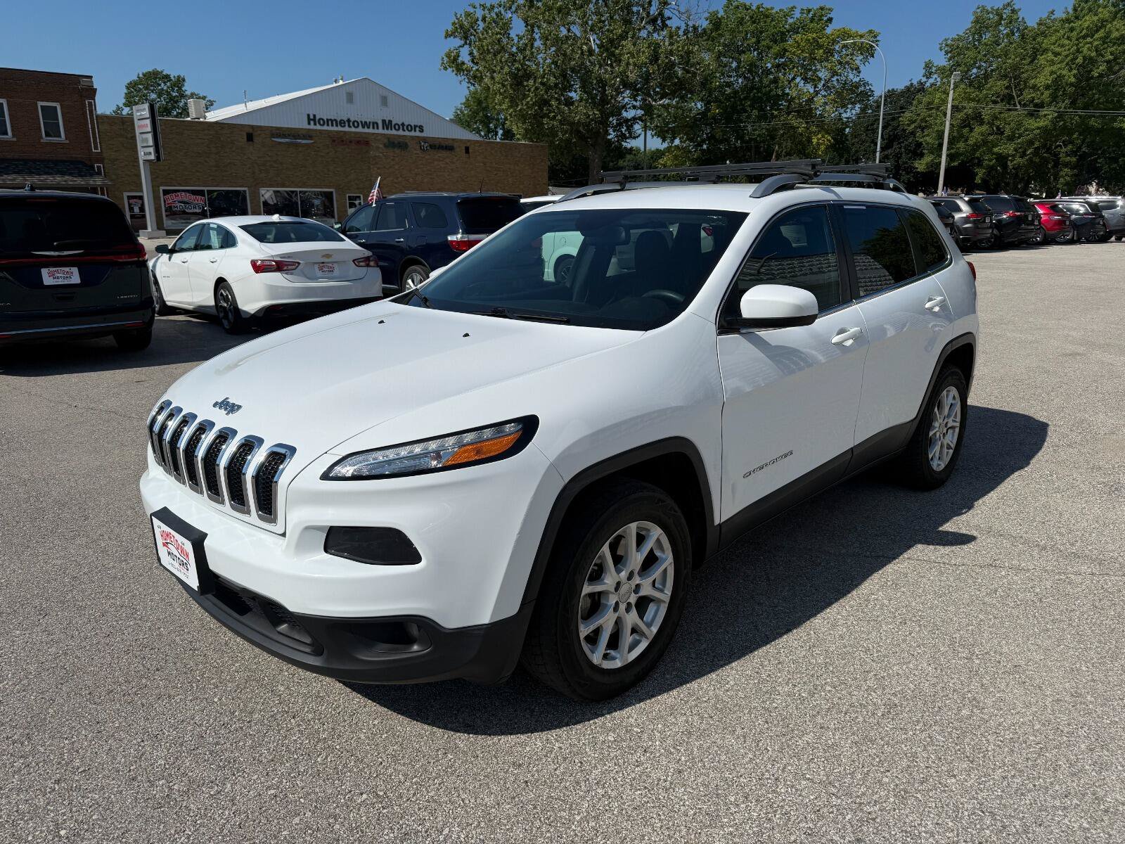 Used 2018 Jeep Cherokee Latitude AWD/4WD image 1