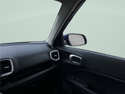 Used 2023 Hyundai Venue SE image 29