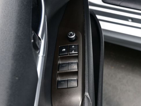 Used 2023 Toyota Camry XSE FWD image 10