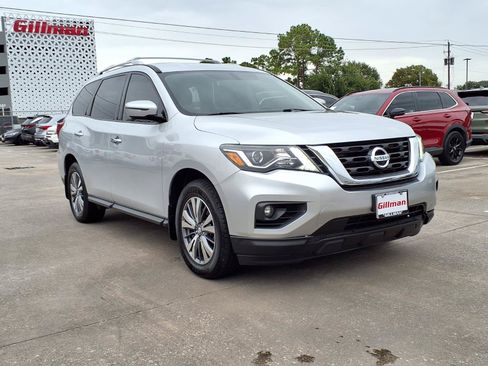 Used 2020 Nissan Pathfinder SL AWD/4WD image 2