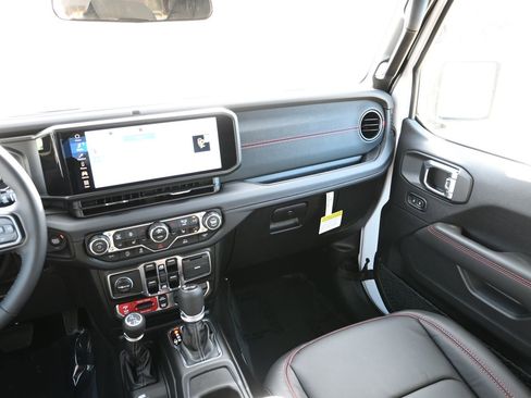 New 2025 Jeep Wrangler Rubicon image 20