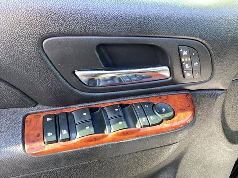 Used 2012 Chevrolet Tahoe LTZ image 12