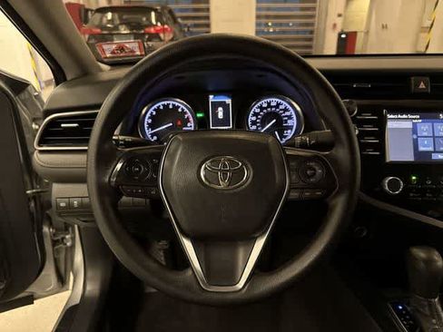 Used 2019 Toyota Camry LE w/ Convenience Package FWD image 18