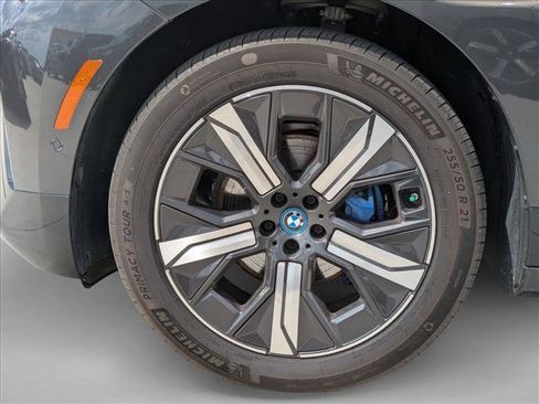 Used 2024 BMW iX xDrive50 w/ Premium Package AWD/4WD image 9