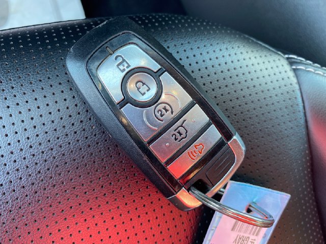 Used 2024 Ford Escape Platinum AWD/4WD image 25