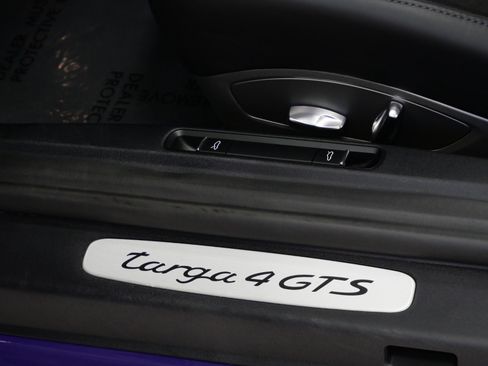 Used 2018 Porsche 911 Targa 4 GTS image 36