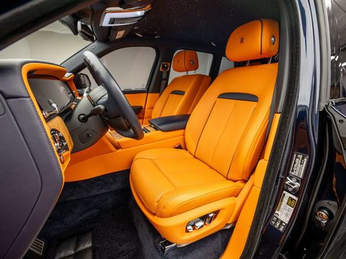 Used 2025 Rolls-Royce Cullinan AWD/4WD image 13