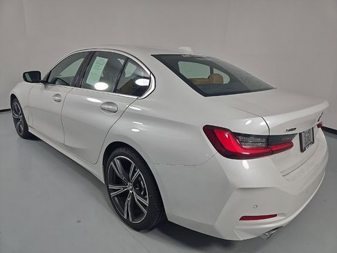 Certified 2024 BMW 330i xDrive Sedan w/ Convenience Package image 7