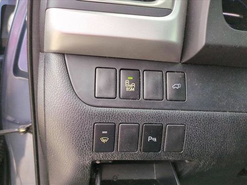 Used 2014 Toyota Highlander Limited FWD image 11