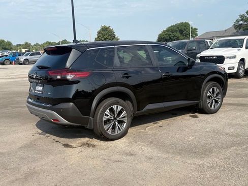 Used 2023 Nissan Rogue SV FWD image 7