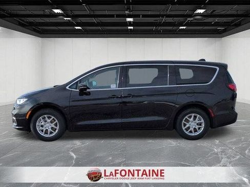 New 2026 Chrysler Pacifica Select FWD image 2