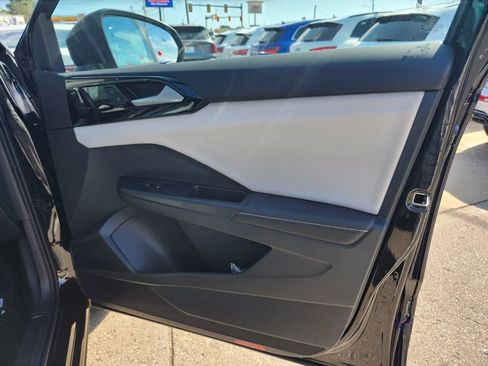 New 2025 Volkswagen Taos S image 18