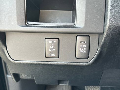 Used 2016 Toyota Tacoma TRD Sport w/ Premium & Technology Package AWD/4WD image 18