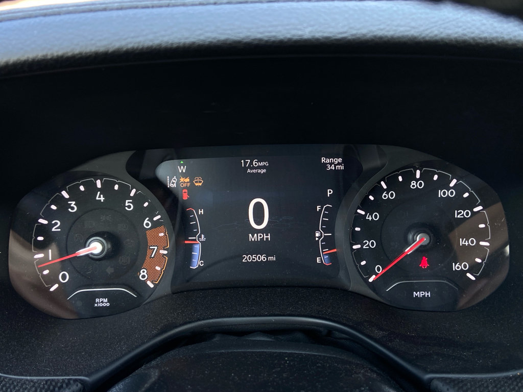 Used 2023 Jeep Compass Latitude w/ Sun and Sound Group AWD/4WD image 18