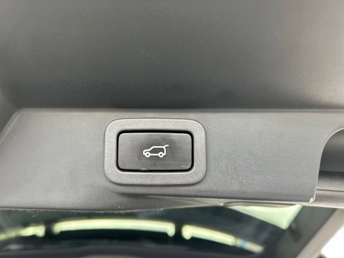 Used 2019 Land Rover Range Rover Sport HSE image 13