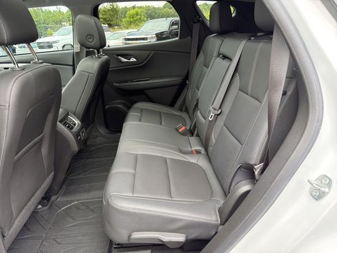 Used 2024 Chevrolet Blazer LT w/ Sound & Technology Package FWD image 21