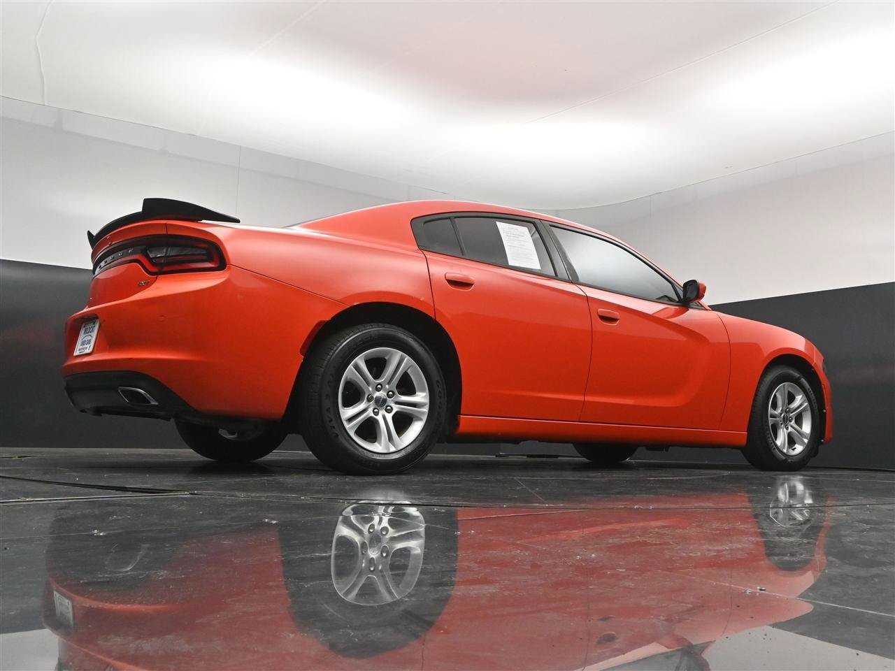 Used 2018 Dodge Charger SXT RWD image 31