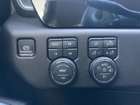New 2026 Chevrolet Silverado 1500 LT Trail Boss w/ Dark Appearance Package AWD/4WD image 15