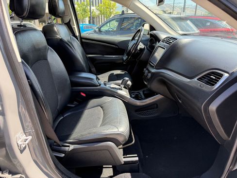 Used 2020 Dodge Journey Crossroad FWD image 31