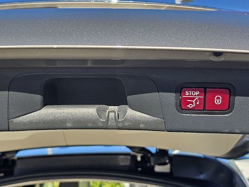 Used 2020 Mercedes-Benz GLC 300 image 11