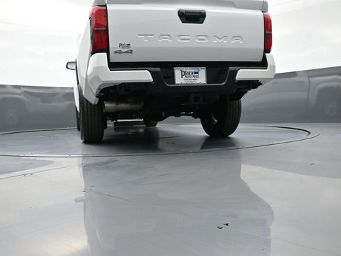 Used 2024 Toyota Tacoma SR5 image 31