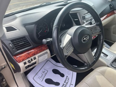 Used 2010 Subaru Outback 2.5i Limited AWD/4WD image 30
