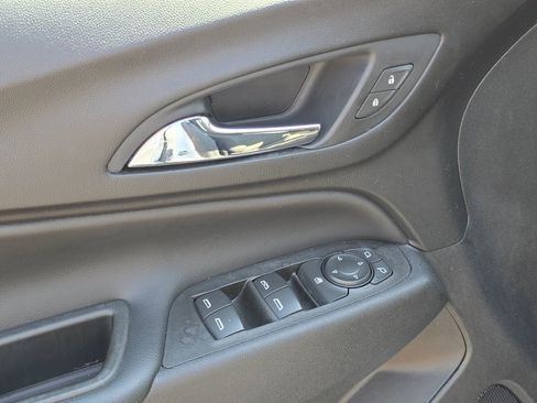 Used 2021 Chevrolet Equinox LT FWD image 30