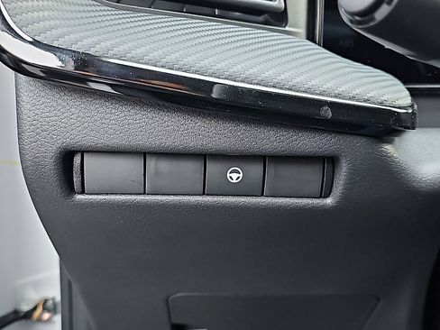 New 2026 Nissan Kicks SR w/ Cold Weather Package image 15